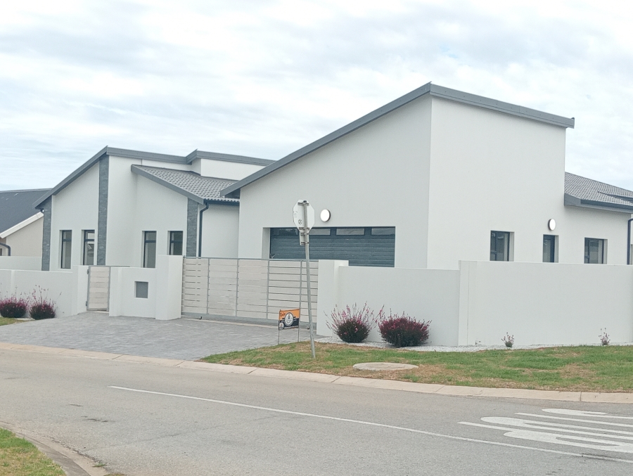 4 Bedroom Property for Sale in Fountains Estate Eastern Cape